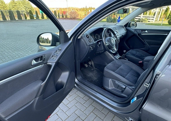 Volkswagen Tiguan cena 52900 przebieg: 195000, rok produkcji 2012 z Puławy małe 379
